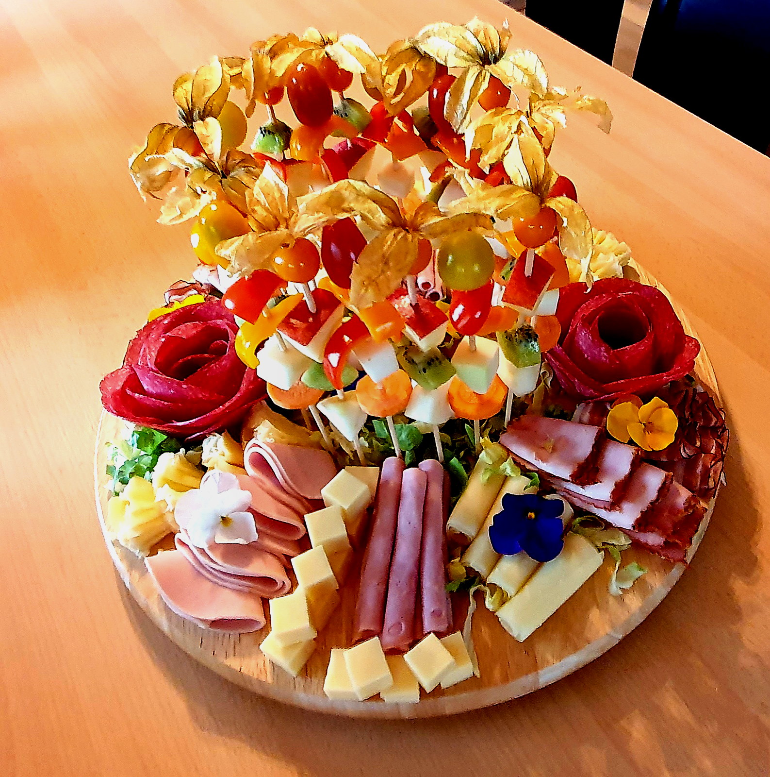 Meterpartybrot Mittelklasse mit Ei, Thon und Poulet-Curry